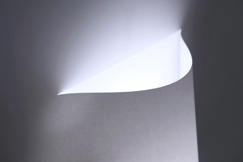 yoy-design-studio-creates-a-poster-lamp-from-a-single-sheet-of-paper-8