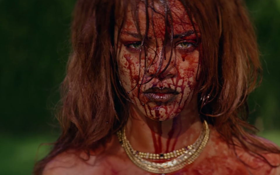 Sangre y vicio en el nuevo vídeo de Rihanna #BBHMM