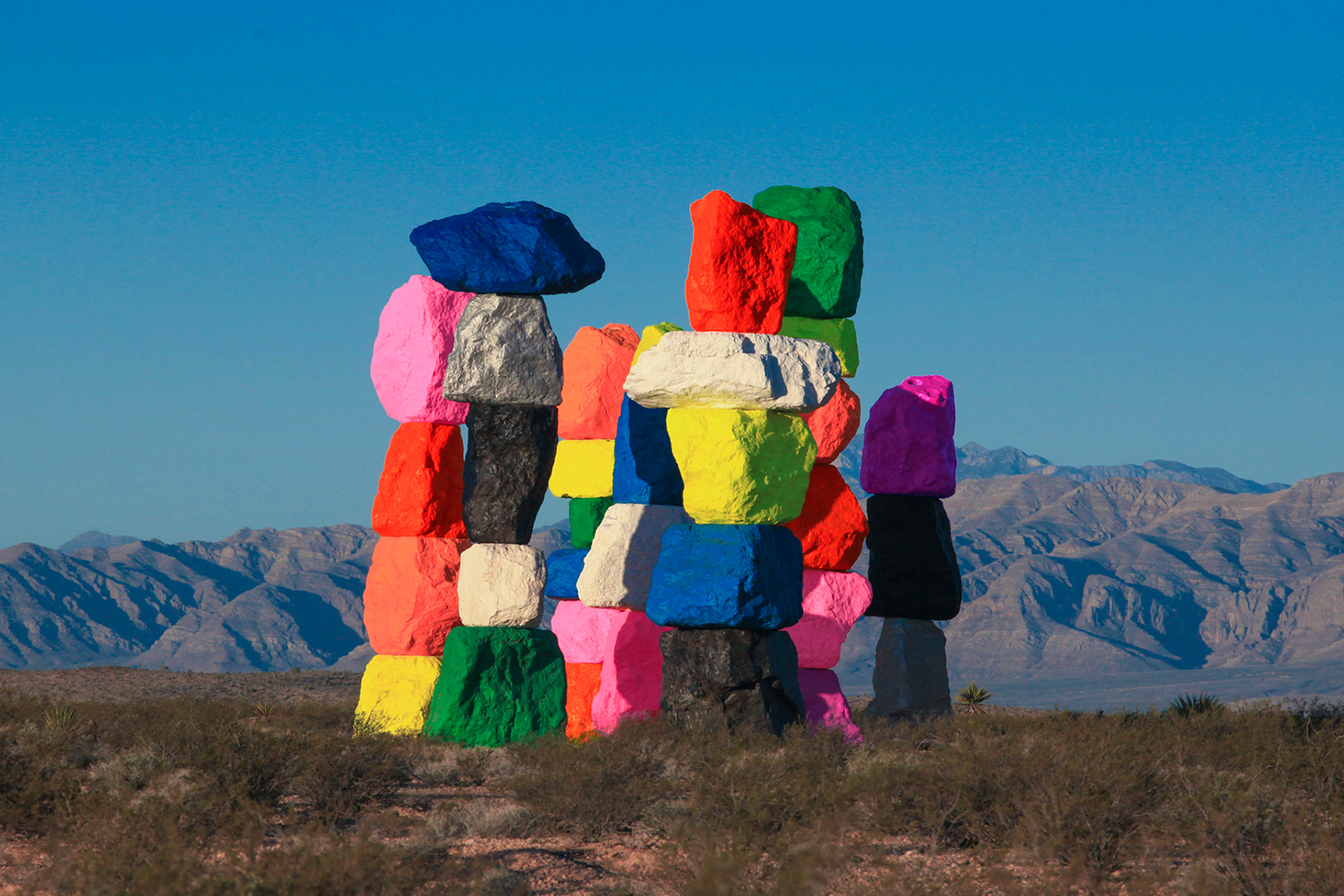 colorful-stacked-rocks-desert-02