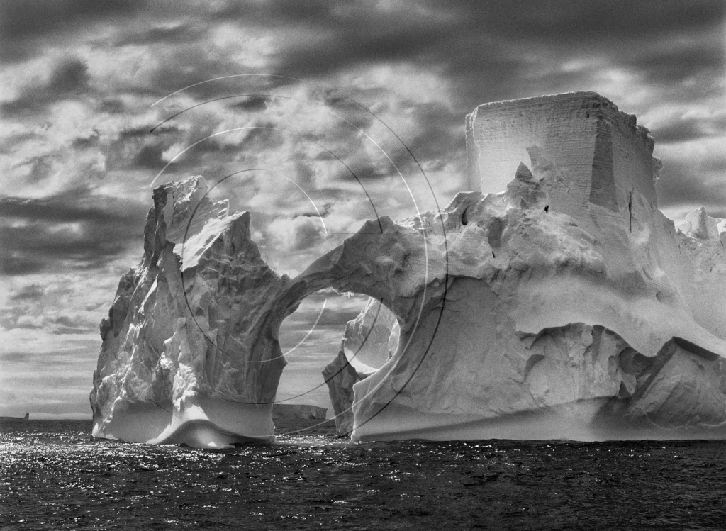 iceberg-entre-la-isla-paulet-y-las-islas-shetland-del-sur-en-el-mar-de-weddell-peninsula-antartica-enero-y-febrero-de-2005