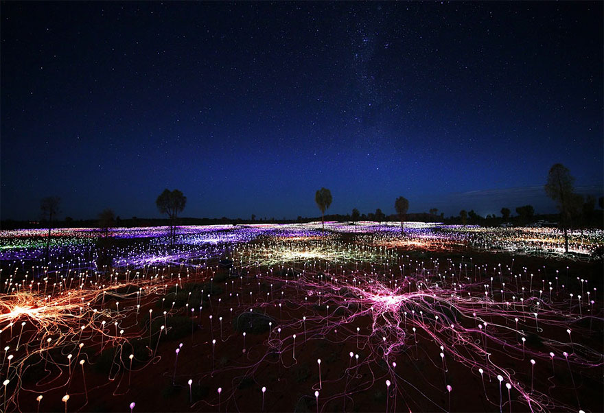 surreal-light-installations-field-of-light-bruce-munro-uluru-australia-2