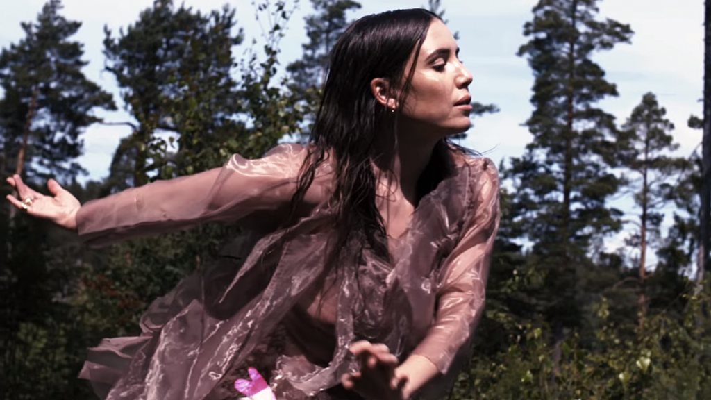 LIV celebra el amor en Wings of Love