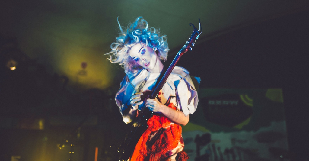 St Vincent: guionista y directora de una película de terror