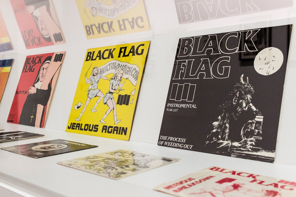 La subversión de Raymond Pettibon llega al New Museum