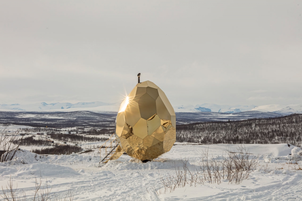 Solar Egg: la sauna dorada de tus sueños