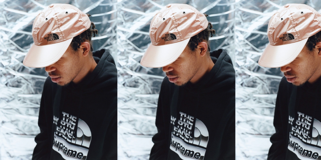 Un outfit galáctico de Supreme x The North Face