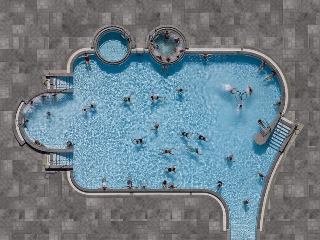 Chapuzón estival en las piscinas aéreas de Stephan Zirwes
