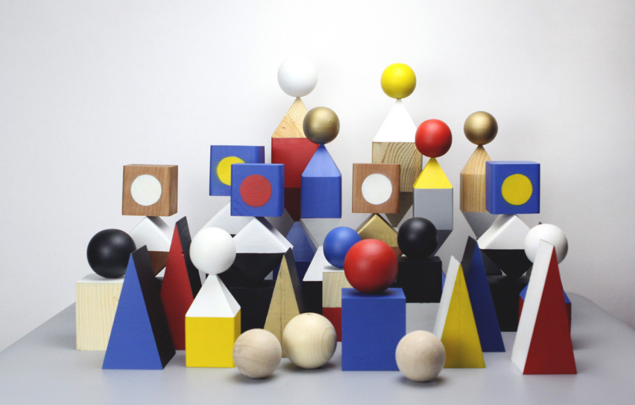 ‘Objekts’, las esculturas geométricas de madera de Steven Scicluna