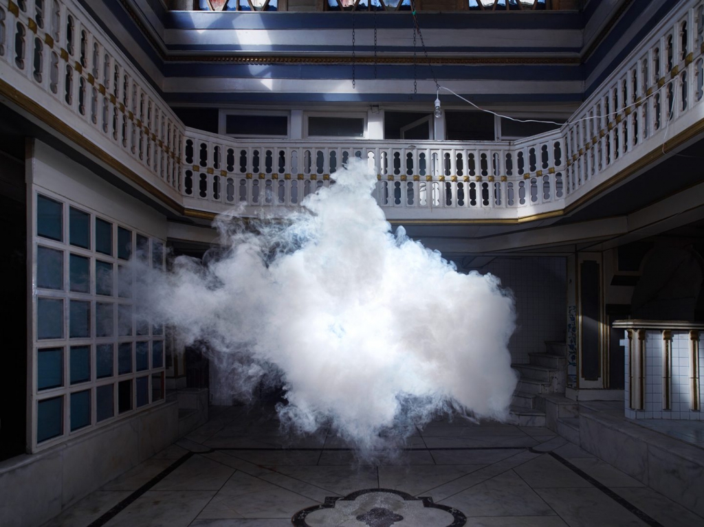 Berndnaut Smilde: el artista capaz de crear nubes