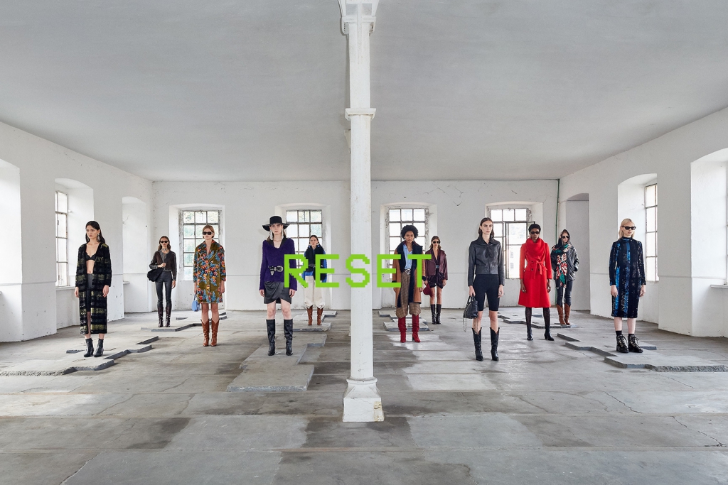 Uterqüe rompe las reglas con Reset