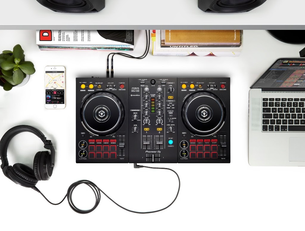 Las Navidades más marchosas con DDJ-400 de Pioneer DJ