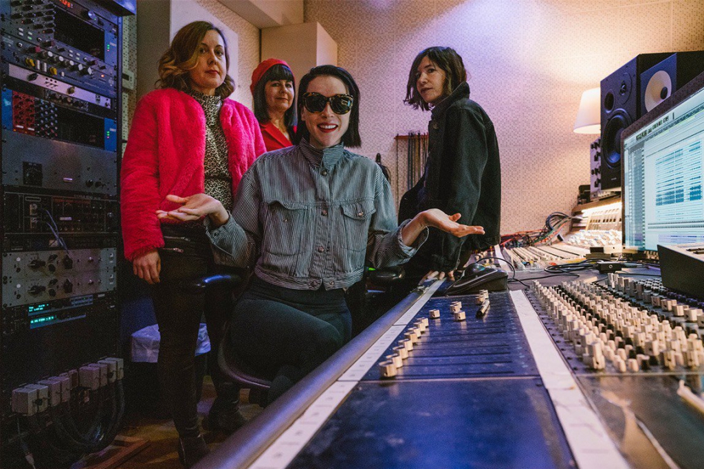 ¡Bomba! ¡Vuelven Sleater-Kinney! Y con la producción de St. Vincent