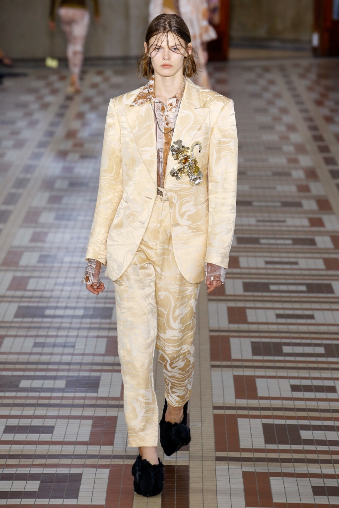 La magia de la danza en la SS19 de Acne Studios