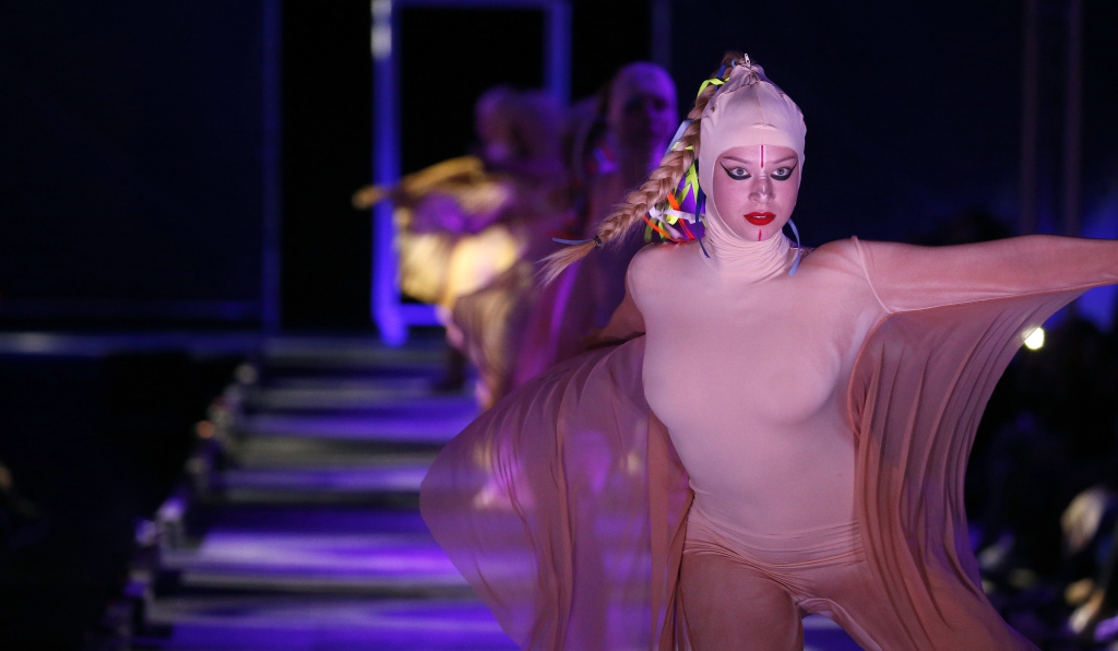 Desigual se reinventa con un giro de 180º