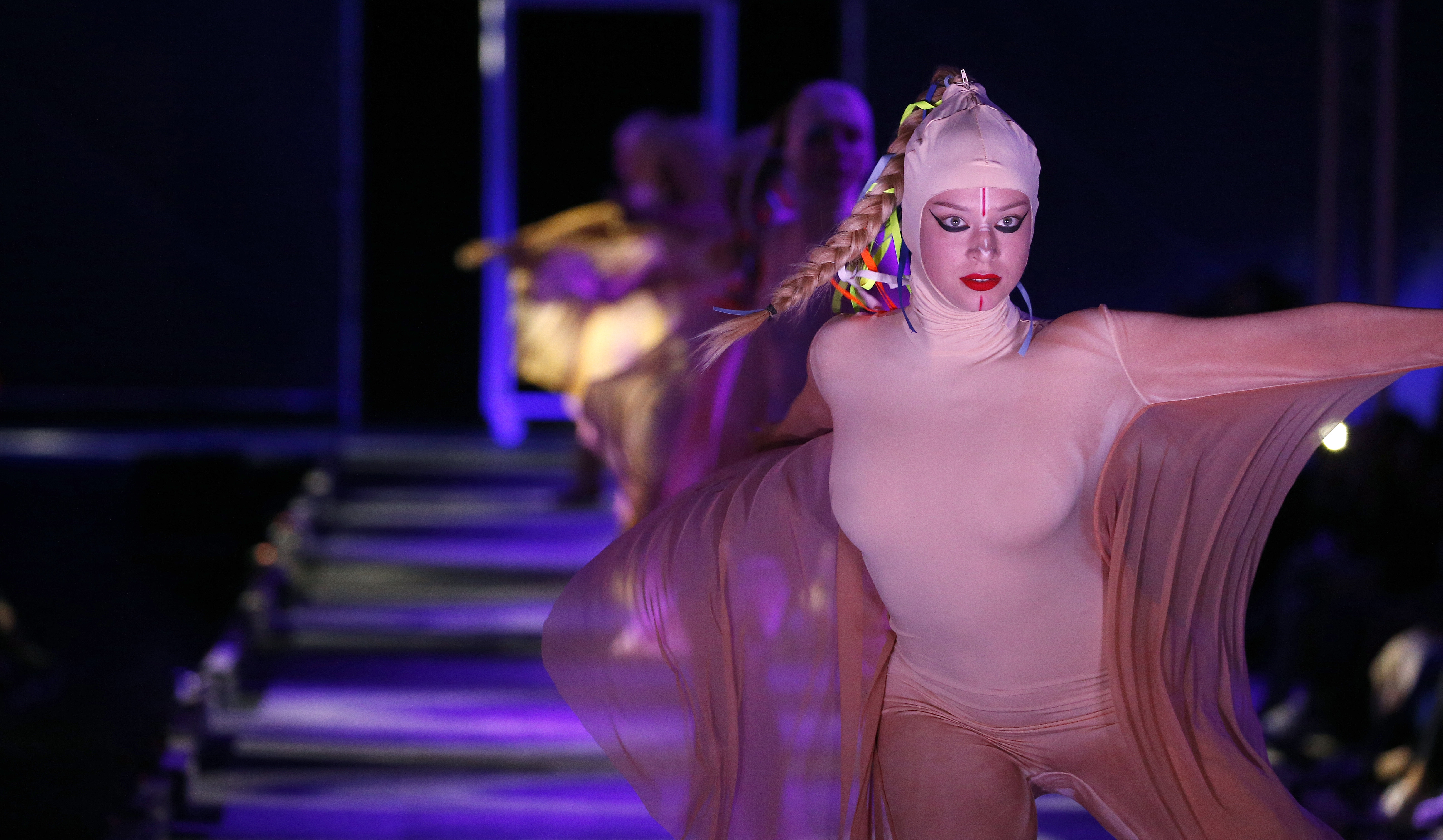 Desigual se reinventa con un giro de 180º