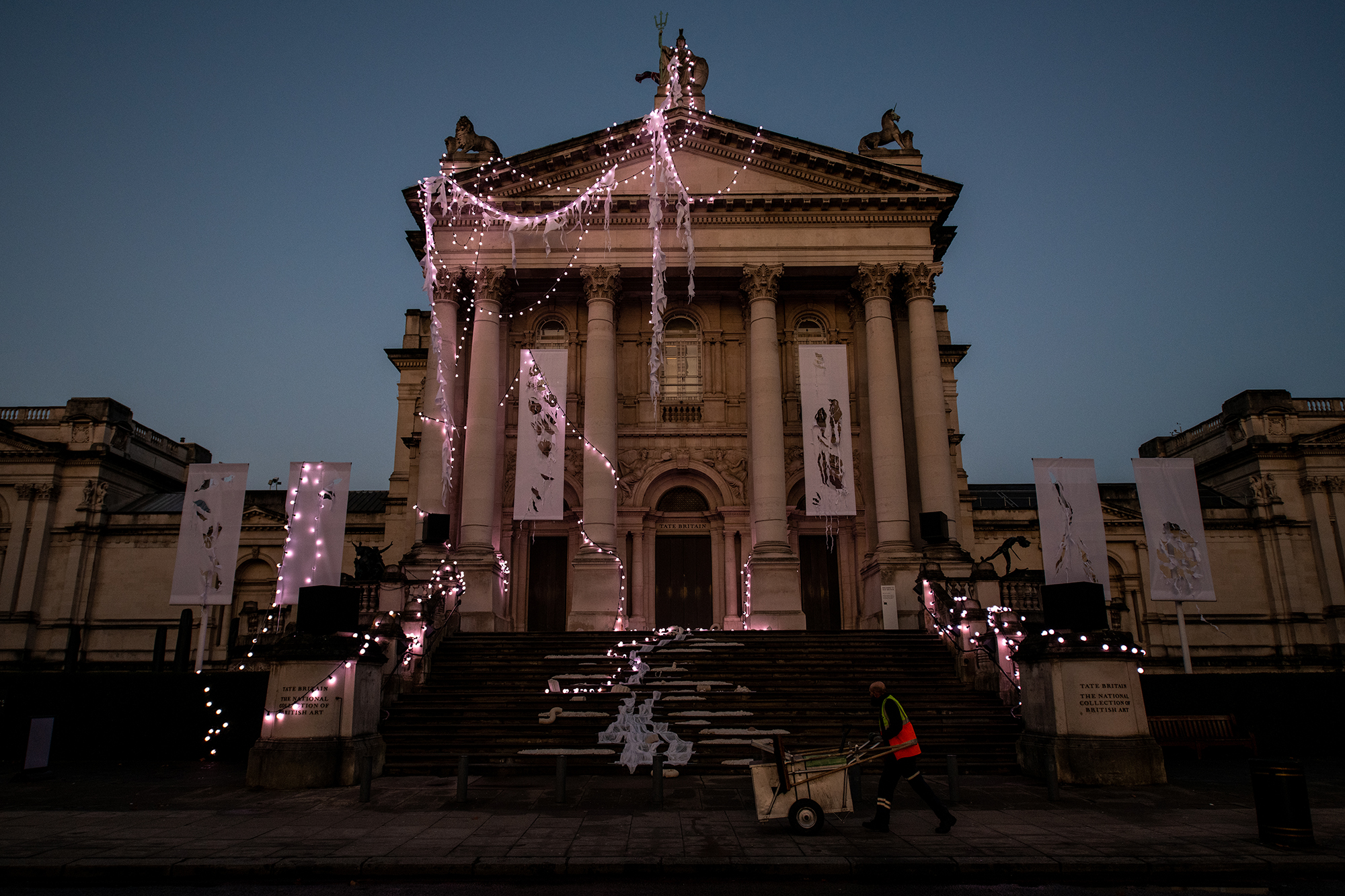 La Tate Britain se viste de Navidad apocalíptica