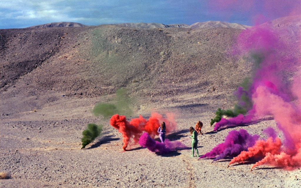La artista radical Judy Chicago diseñará el escenario del próximo desfile AW20 de Dior, ‘The Female Divine’