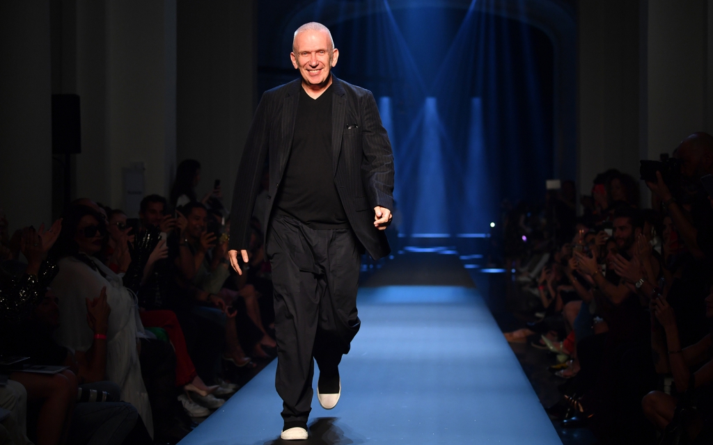 Jean Paul Gaultier, el ‘enfant terrible’ de la moda, se despide de las pasarelas tras 50 años de carrera