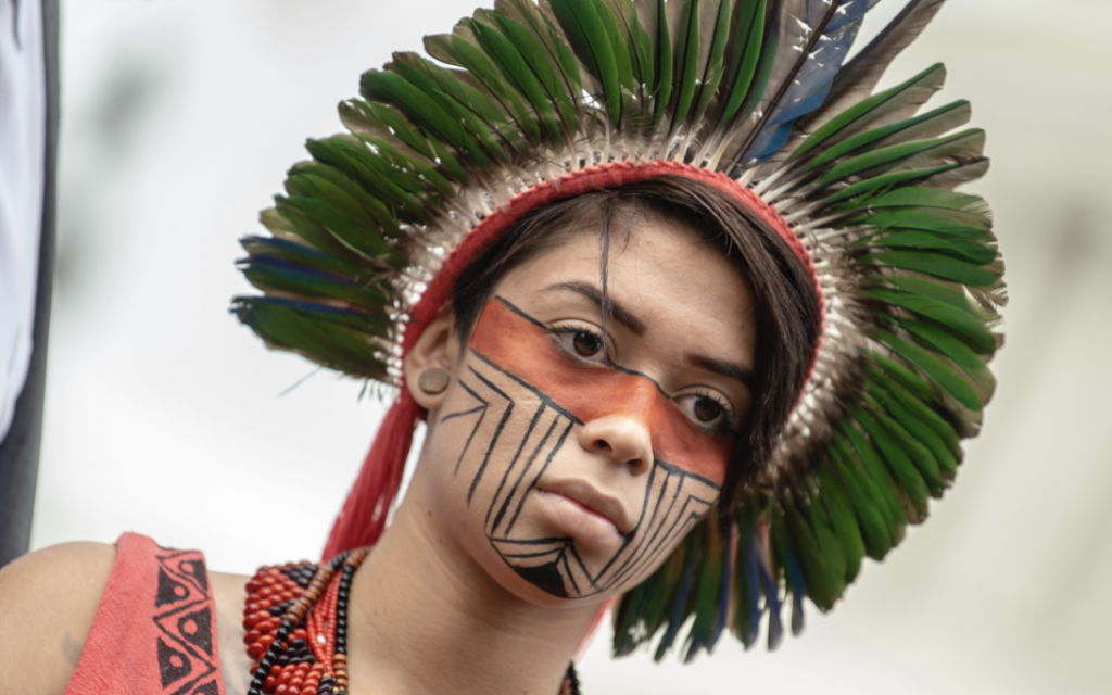 Artemisa Xakriabá, la joven activista climática que deberías empezar a seguir de cerca