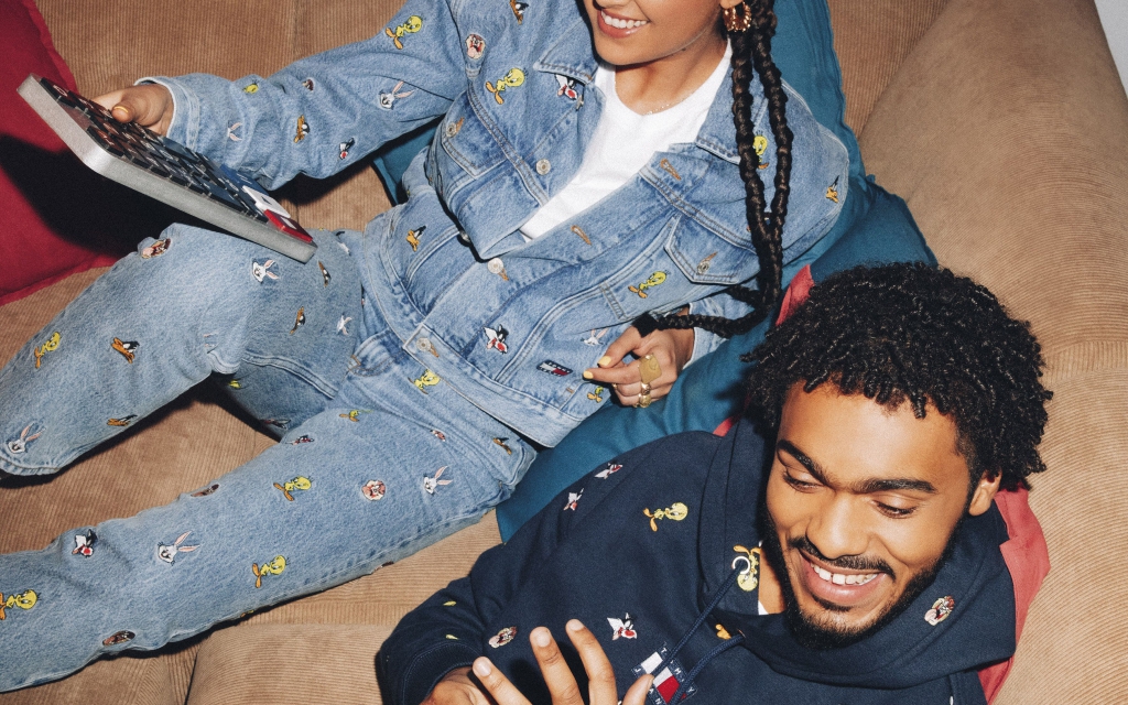 ‘TOMMY JEANS Looney Tunes®’, el nuevo homenaje a la cultura pop de Tommy Hilfiger