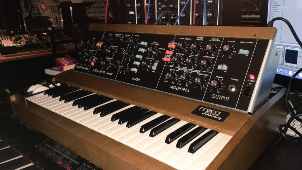 Moog y Korg ofrecen sintetizadores digitales gratuitos para productores y músicos en cuarentena