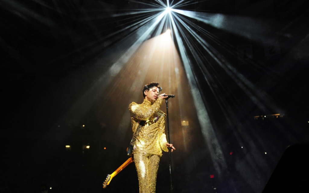 #NewMusicFriday: así suena lo nuevo de Prince, Billie Eilish, Silk Sonic…