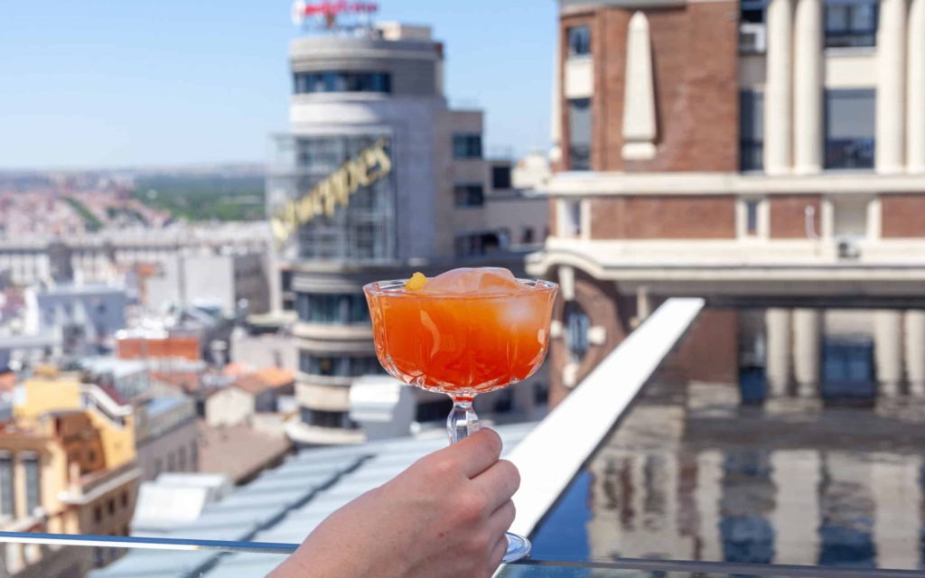 Ella Sky Bar, un respiro desde las alturas en el corazón de Madrid