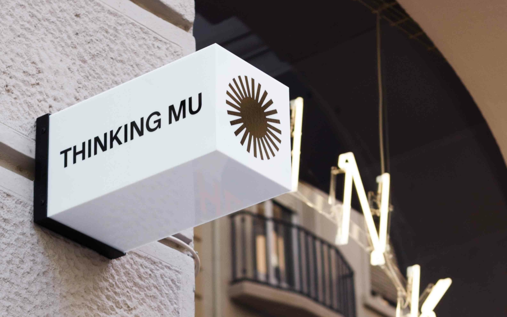 THINKING MU abre su primera tienda física en Barcelona