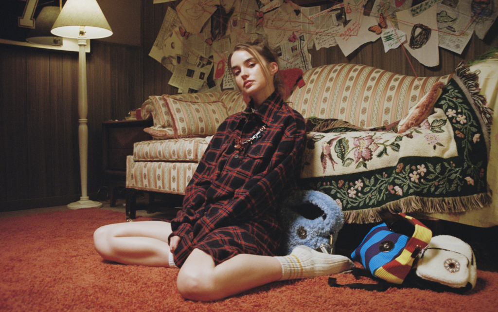 Bimba y Lola nos abduce en una nueva campaña firmada por Petra Collins