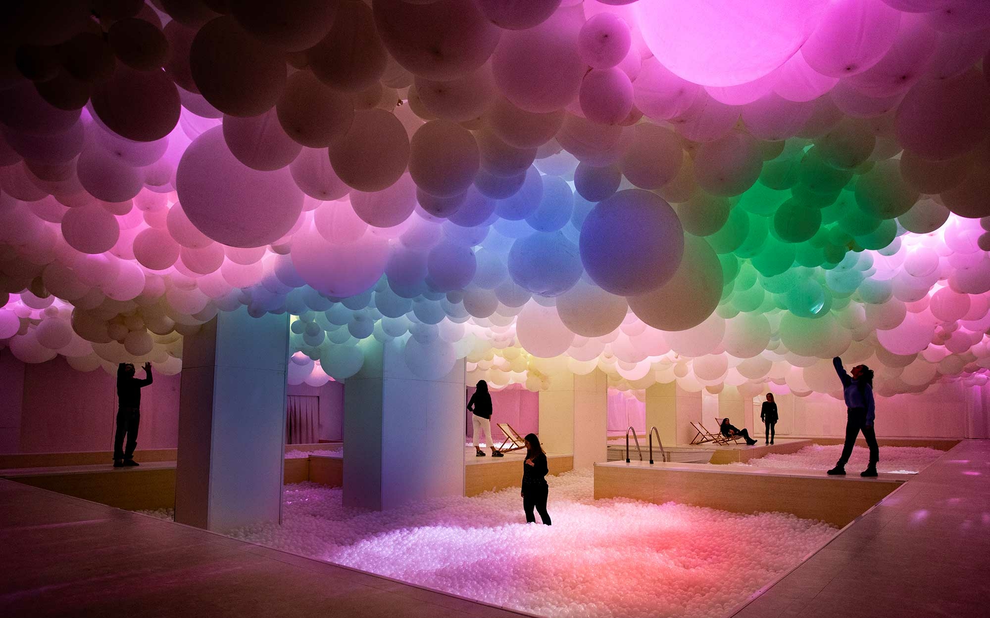 Музей шаров в москве 2024. Музей воздушных шаров в Мадриде. Выставка воздушных шаров. Музей воздушных шаров в Москве. Новый музей с шарами.