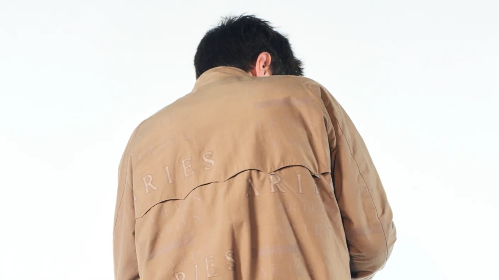 Aries x Baracuta, un homenaje a la tradición británica