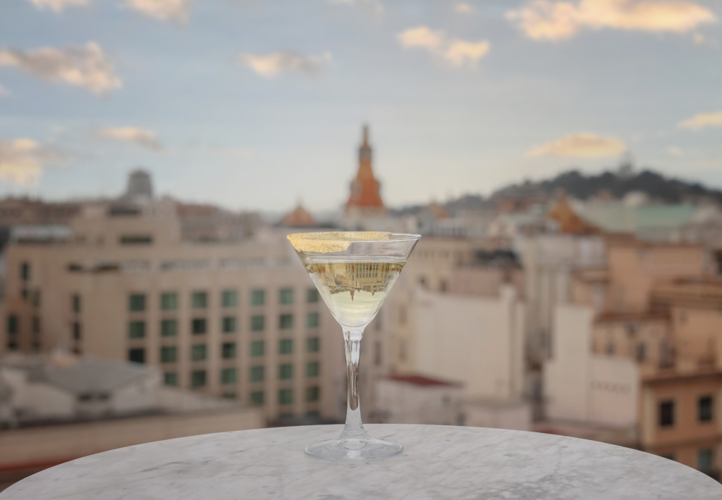 El Hotel Almanac da la bienvenida al Azimuth Rooftop, una experiencia cósmica