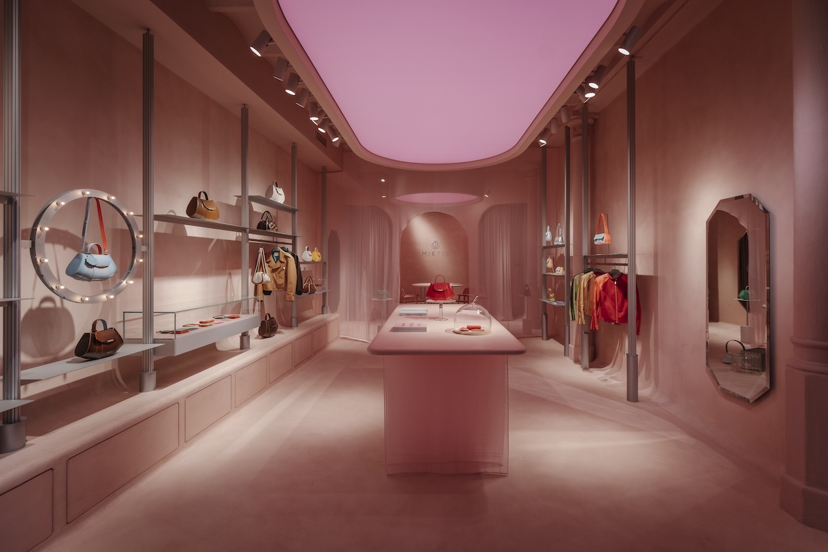 La primera flagship de Mietis en Barcelona: color, artesanía y lujo slow