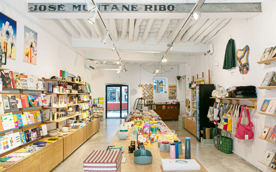 ¿Dónde conseguir el mejor amigo invisible? Nuestra guía de hotspots en Barcelona para conseguirlo