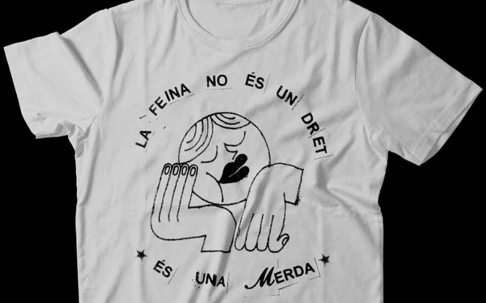 Foc Amic: camisetas con la línea gráfica más «trapella»