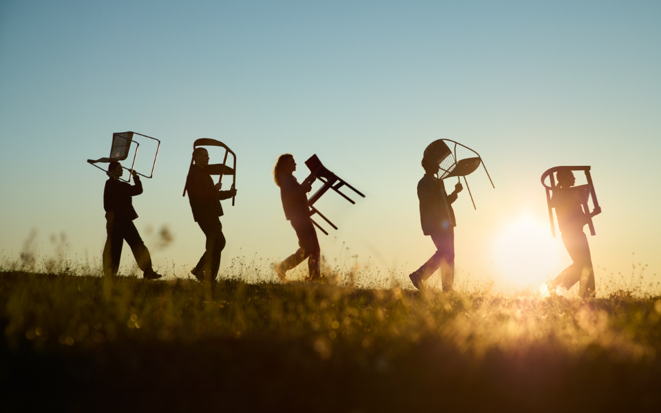 Kave Home celebra el gesto mediterráneo de estar fuera con su nueva Outdoor Collection