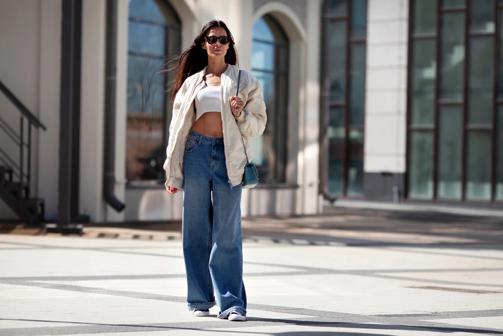Por qué los pantalones de mujer se han ganado un lugar permanente en los armarios modernos