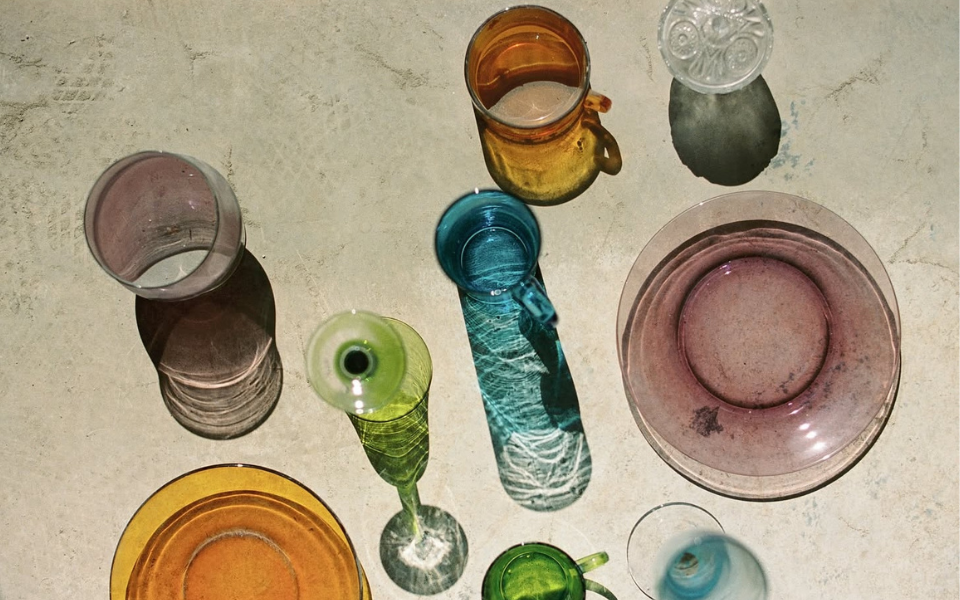 Cristal y Antiguo: la vajilla de nuestros abuelos es oficialmente cool
